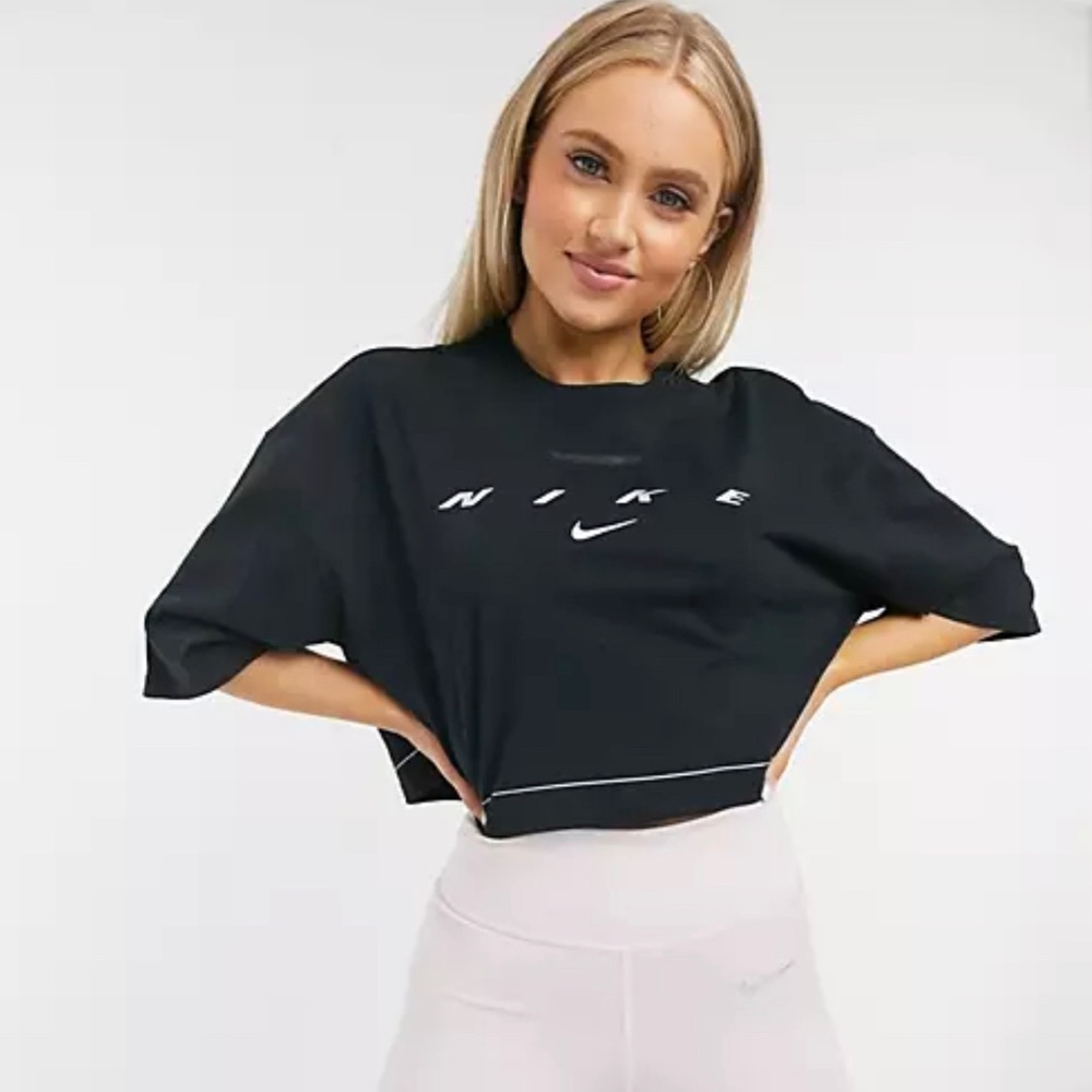 Nike Crop Top